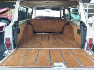 1984 Jeep Grand Wagoneer — photo 13