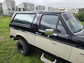1987 Ford Bronco XLT 4x4 — photo 2