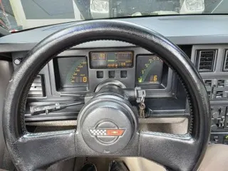 1989 Chevrolet Corvette convertible — photo 2