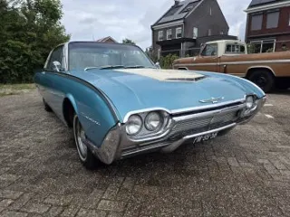 1961 Ford Thunderbird — photo 16