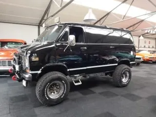 1975 GMC Pathfinder Van — photo 1