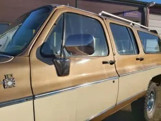 1980 Chevrolet Suburban 4x4 — photo 10