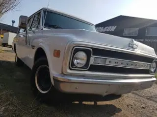 1969 Chevrolet Suburban 3 door — photo 9