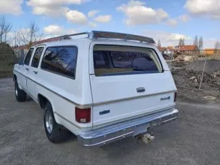 1977 Chevrolet Suburban K10 — photo 9