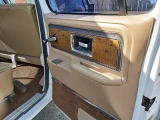 1977 Chevrolet Suburban K10 — photo 19