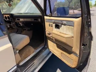 1985 Chevrolet Suburban — photo 11