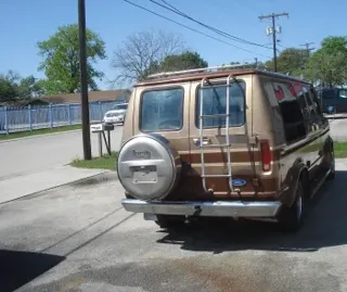 1985 Ford Econoline van — photo 11