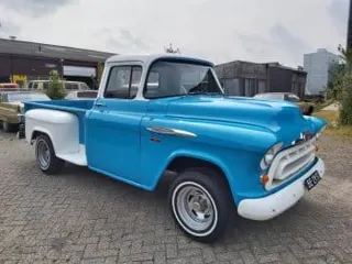 1957 Chevrolet 3200 stepside — photo 9