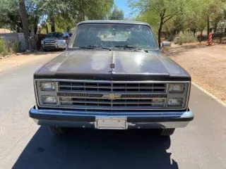 1985 Chevrolet Suburban — photo 5
