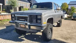 1986 Chevrolet Suburban 4x4 — photo 20