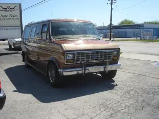 1985 Ford Econoline van — photo 15