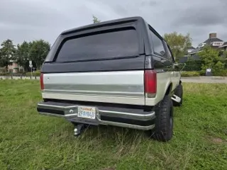 1987 Ford Bronco XLT 4x4 — photo 19