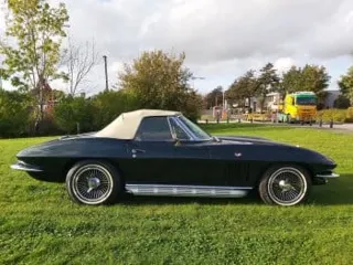 1965 Chevrolet Corvette Convertible — photo 37