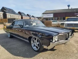 1969 Oldsmobile 98 luxury hardtop sedan — photo 11
