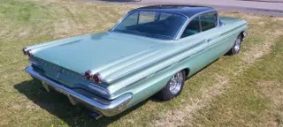 1960 Pontiac Bonnevile hardtop coupe — photo 9