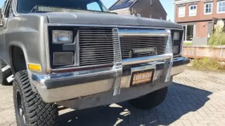 1986 Chevrolet Suburban 4x4 — photo 13