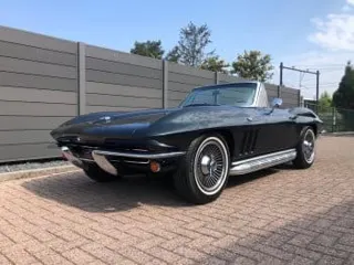 1965 Chevrolet Corvette Convertible — photo 11