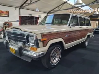 1984 Jeep Grand Wagoneer — photo 1