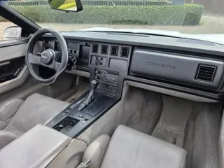 1989 Chevrolet Corvette convertible — photo 17