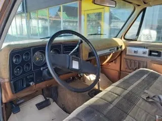 1980 Chevrolet Suburban 4x4 — photo 5