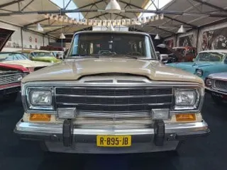 1984 Jeep Grand Wagoneer — photo 10