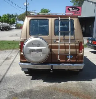 1985 Ford Econoline van — photo 5