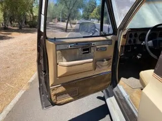 1985 Chevrolet Suburban — photo 33