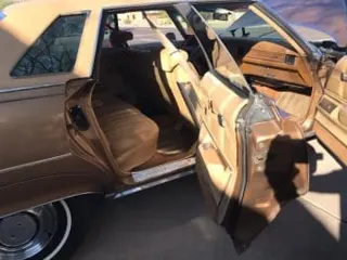 1976 Pontiac Bonneville — photo 9