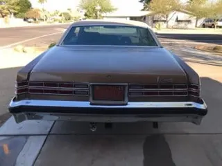 1976 Pontiac Bonneville — photo 4