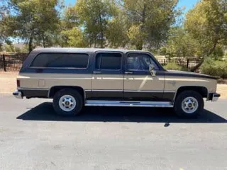 1985 Chevrolet Suburban — photo 12