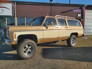 1980 Chevrolet Suburban 4x4 — photo 12