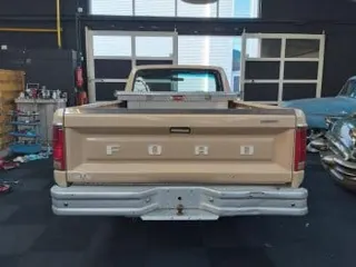 1985 Ford F150 4x2 — photo 4