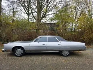 1977 Chrysler New Yorker Brougham — photo 24