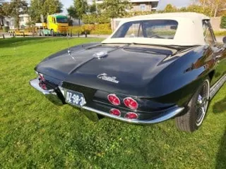 1965 Chevrolet Corvette Convertible — photo 38