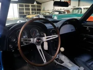 1966 Chevrolet Corvette Stingray — photo 26