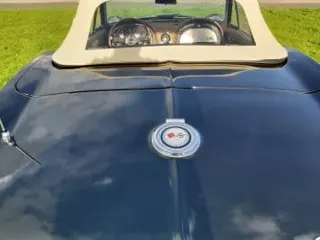 1965 Chevrolet Corvette Convertible — photo 8