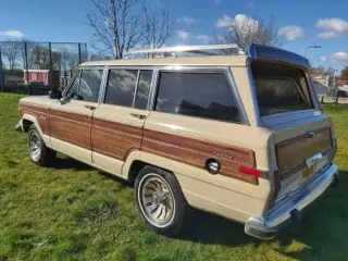 1984 Jeep Grand Wagoneer — photo 4