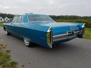 1966 Cadillac Coupe de Ville — photo 11