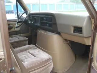 1985 Ford Econoline van — photo 20