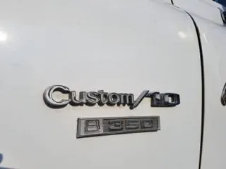 1969 Chevrolet Suburban 3 door — photo 3
