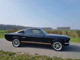 1965 Ford Mustang rent a hertz — photo 22