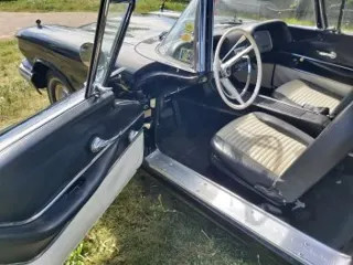 1959 Ford Thunderbird — photo 12