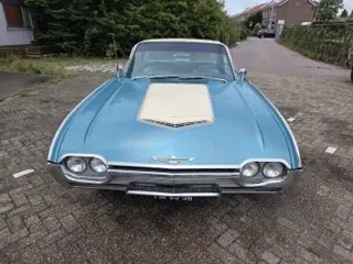 1961 Ford Thunderbird — photo 4