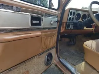 1979 Chevrolet Suburban C20 — photo 3