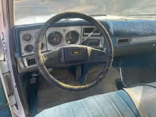 1978 Chevrolet Suburban 4x4 — photo 10