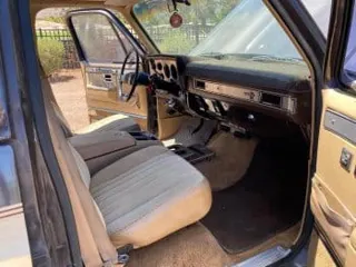 1985 Chevrolet Suburban — photo 32