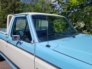 1982 Ford F250 XLT — photo 2