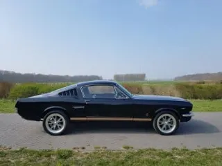 1965 Ford Mustang rent a hertz — photo 27