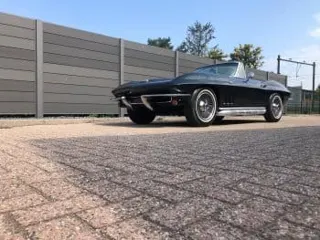 1965 Chevrolet Corvette Convertible — photo 33