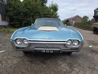 1961 Ford Thunderbird — photo 9